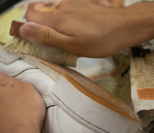 ¿CÓMO LIMPIAR TUS ZAPATILLAS DEPORTIVAS?